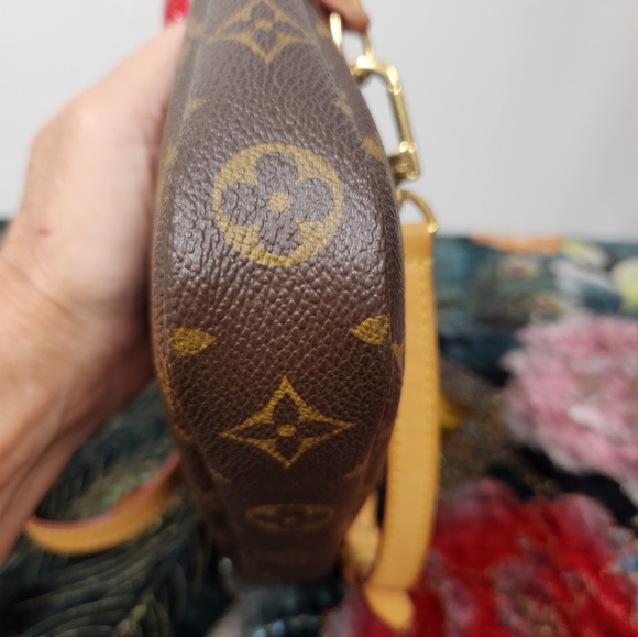 Louis Vuitton Pochette - Picture 7 of 14